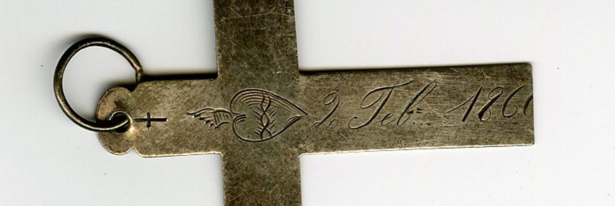 Medaillon in de vorm een kruisje, van Ida Meyers